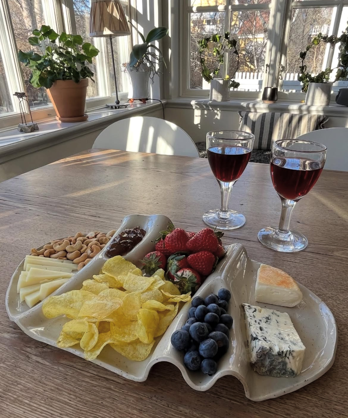 Kavlad ost- och charkbricka