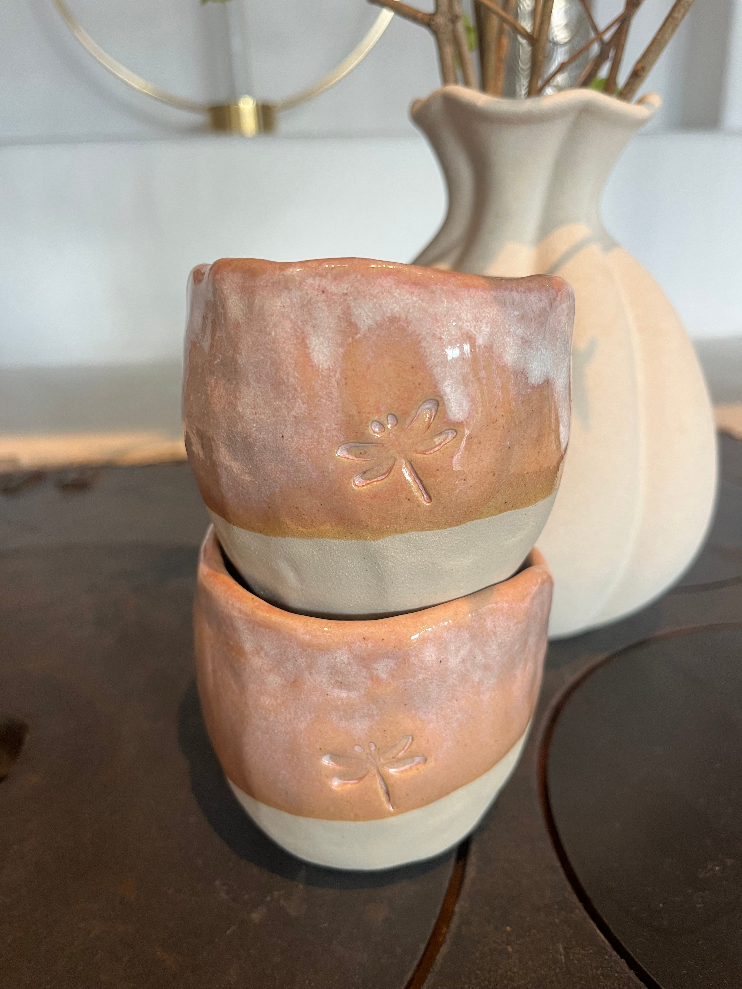 Tummad mugg med trollslända